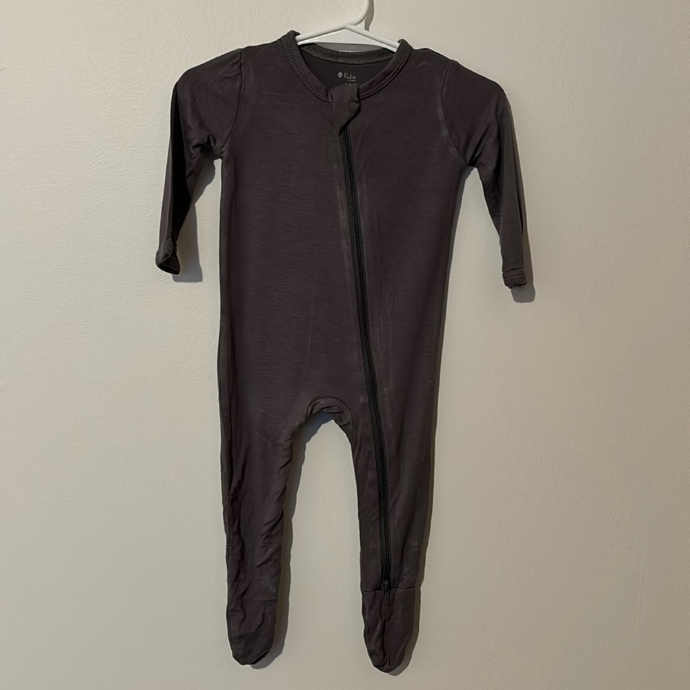 Kyte Baby footie pajama size 3-6 months grey